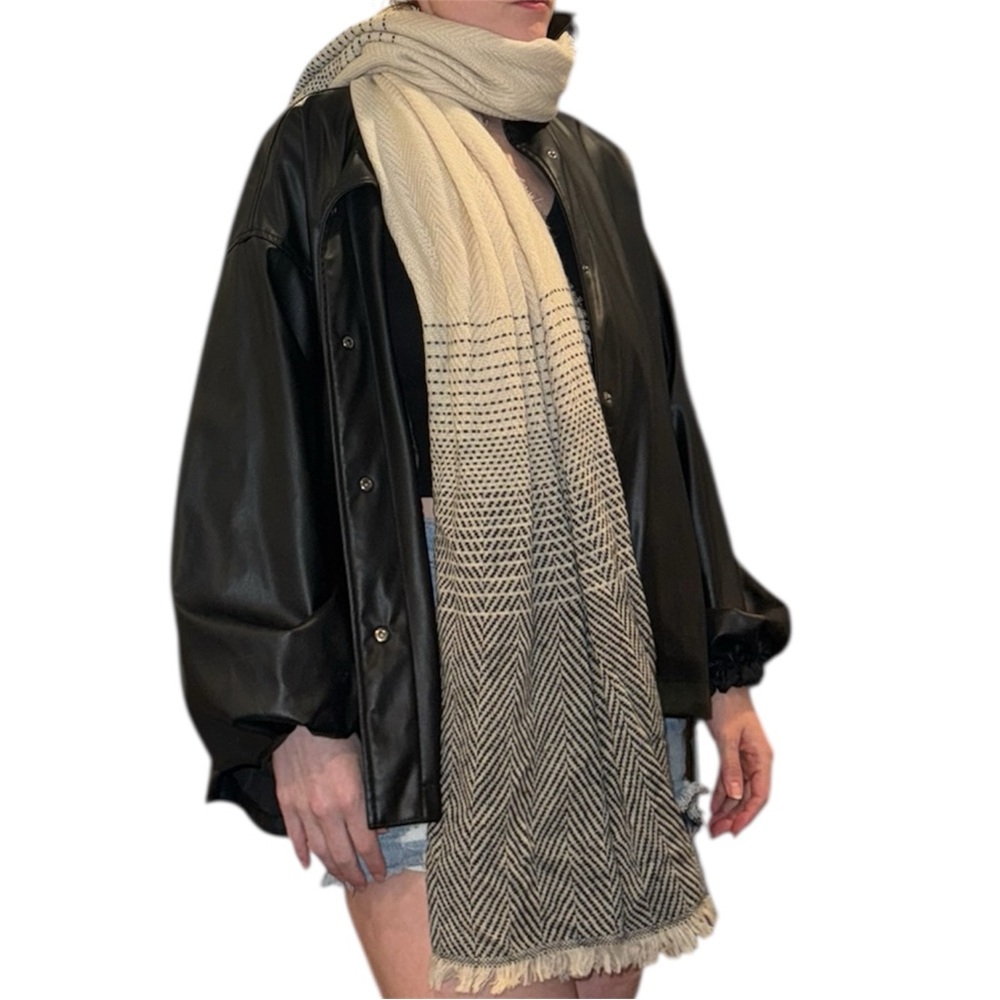 Neutral Herringbone Fringe Scarf - Cream & Black